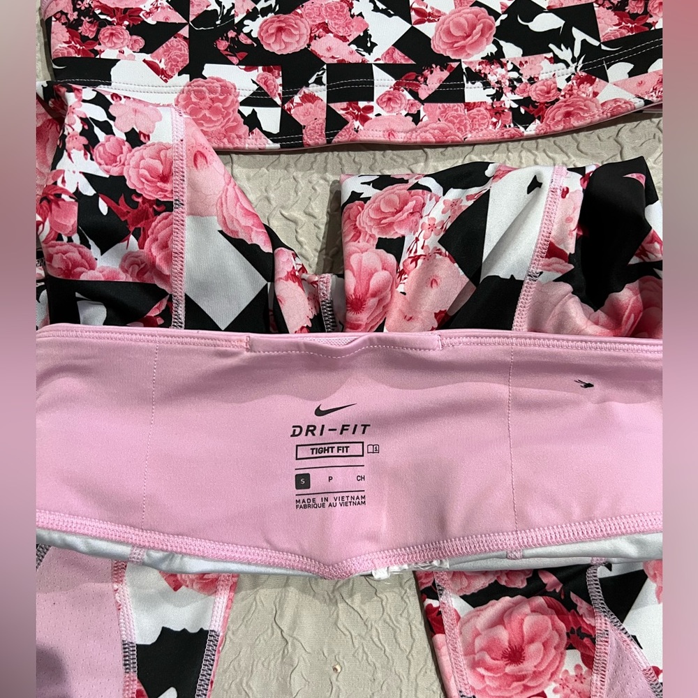 Nike Swoosh Girl's Printed Reversible Sports Bra &Training Tights & shorts